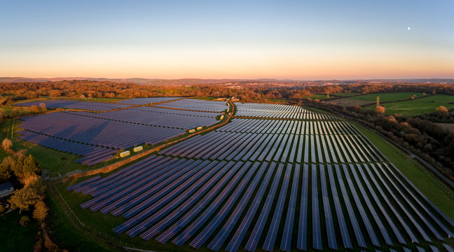 Güneş enerjisi santrali ve GES kurulumu — Radiant Enerji Sistemleri